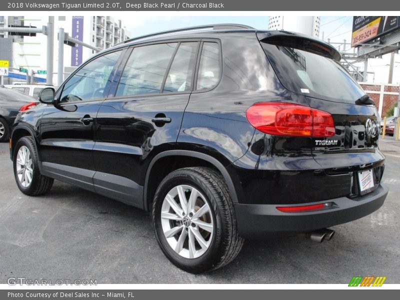 Deep Black Pearl / Charcoal Black 2018 Volkswagen Tiguan Limited 2.0T