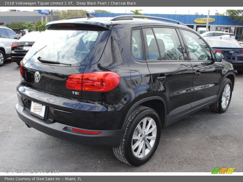 Deep Black Pearl / Charcoal Black 2018 Volkswagen Tiguan Limited 2.0T