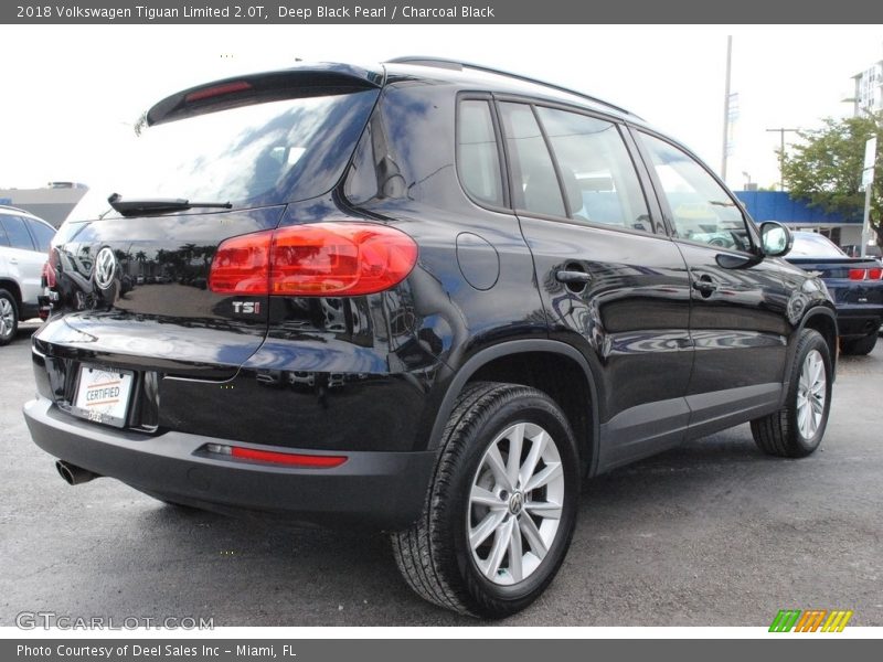 Deep Black Pearl / Charcoal Black 2018 Volkswagen Tiguan Limited 2.0T