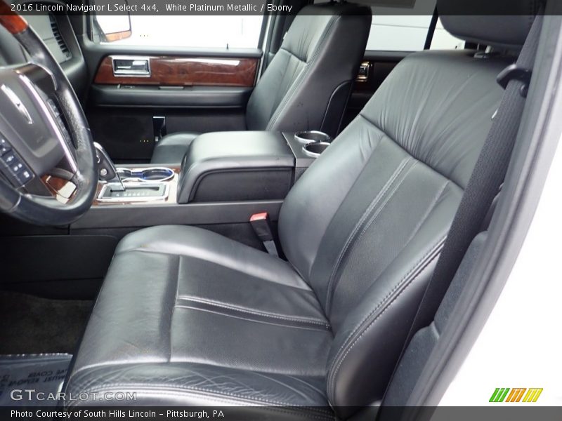 Front Seat of 2016 Navigator L Select 4x4