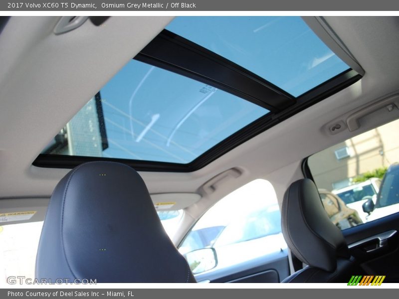 Sunroof of 2017 XC60 T5 Dynamic