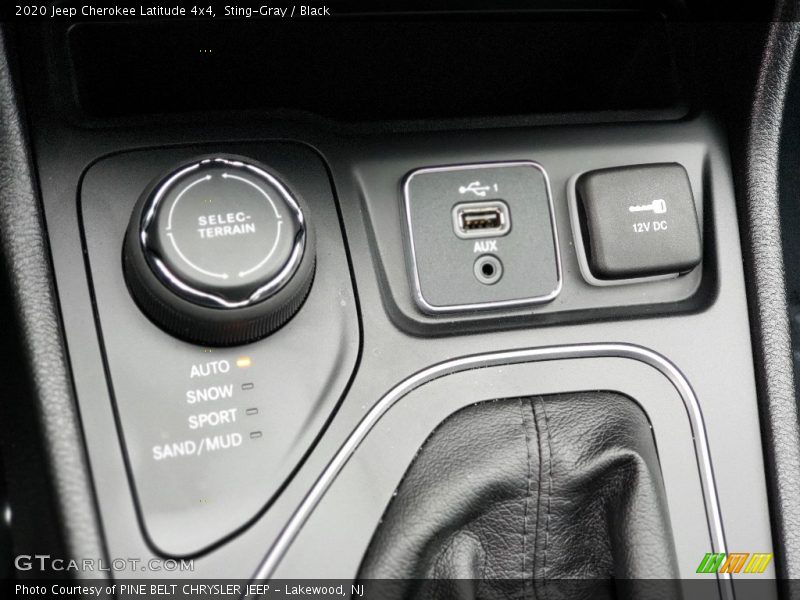Sting-Gray / Black 2020 Jeep Cherokee Latitude 4x4