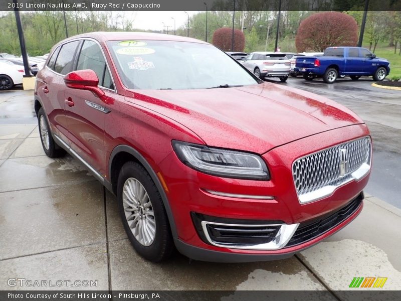 Front 3/4 View of 2019 Nautilus AWD