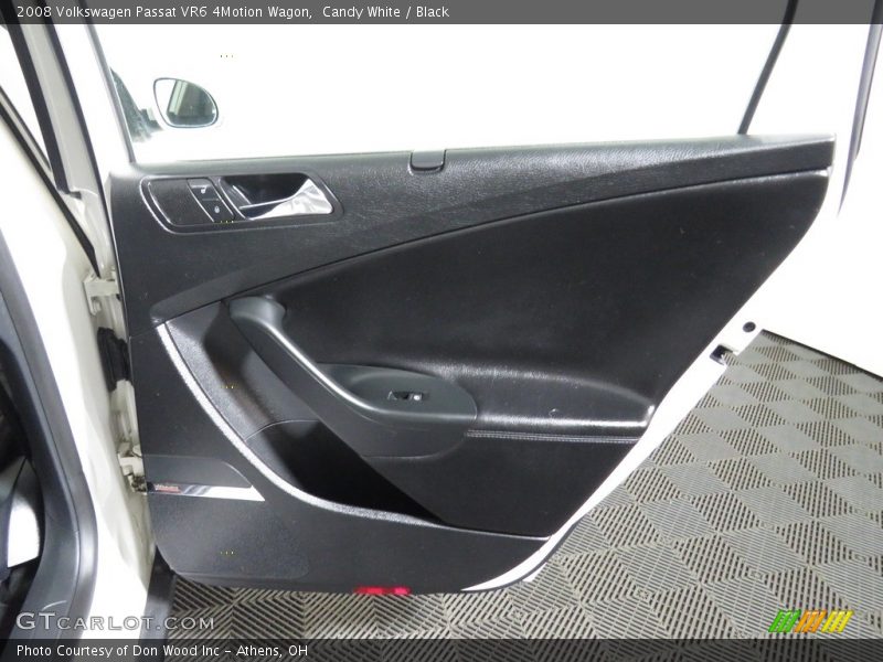 Door Panel of 2008 Passat VR6 4Motion Wagon