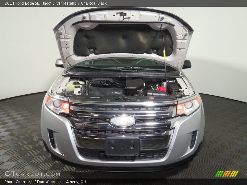 Ingot Silver Metallic / Charcoal Black 2011 Ford Edge SE