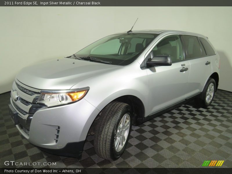 Ingot Silver Metallic / Charcoal Black 2011 Ford Edge SE