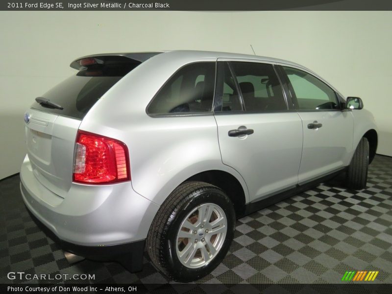 Ingot Silver Metallic / Charcoal Black 2011 Ford Edge SE