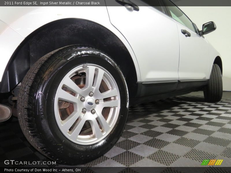 Ingot Silver Metallic / Charcoal Black 2011 Ford Edge SE