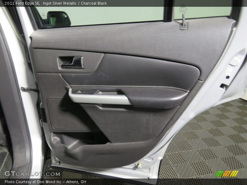 Ingot Silver Metallic / Charcoal Black 2011 Ford Edge SE