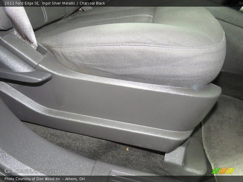 Ingot Silver Metallic / Charcoal Black 2011 Ford Edge SE
