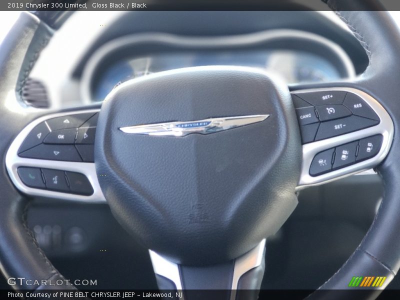 Gloss Black / Black 2019 Chrysler 300 Limited