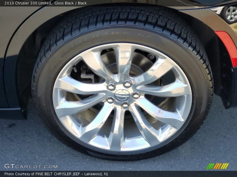 Gloss Black / Black 2019 Chrysler 300 Limited