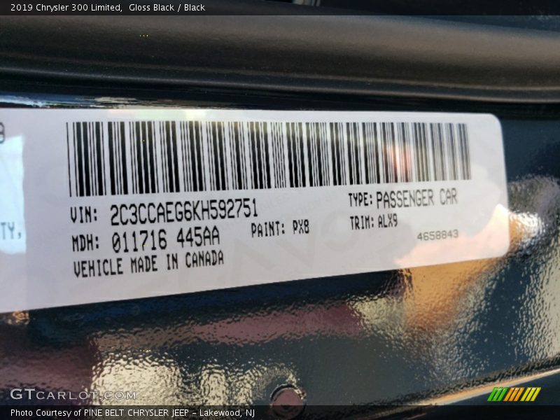 Gloss Black / Black 2019 Chrysler 300 Limited