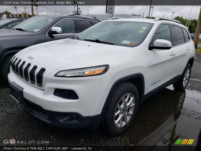 Bright White / Black 2016 Jeep Cherokee Latitude 4x4