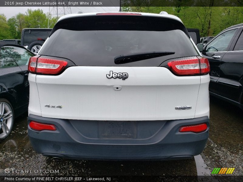 Bright White / Black 2016 Jeep Cherokee Latitude 4x4