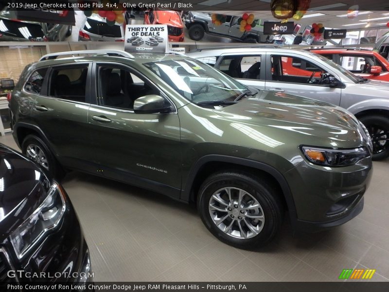 Olive Green Pearl / Black 2019 Jeep Cherokee Latitude Plus 4x4