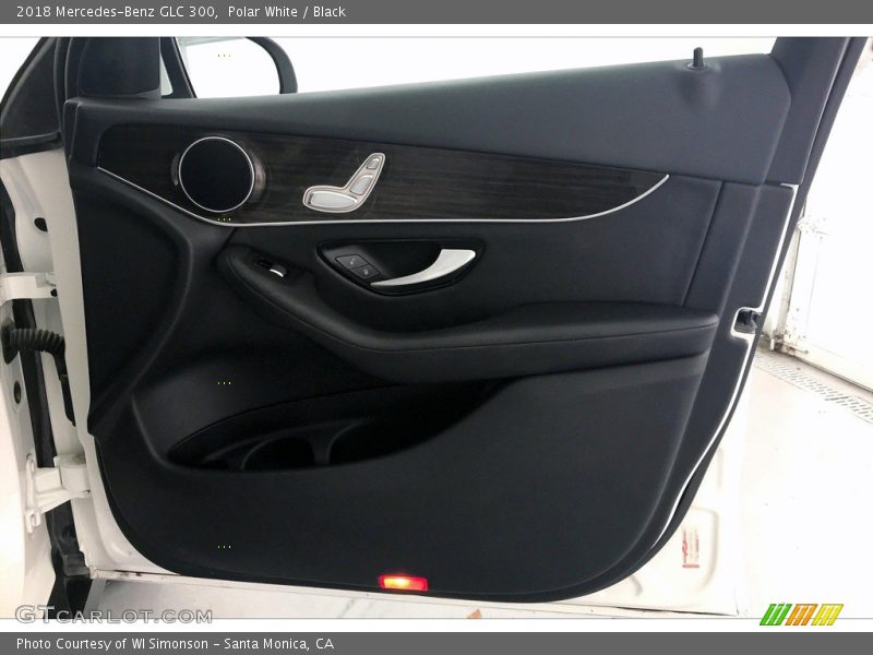 Polar White / Black 2018 Mercedes-Benz GLC 300
