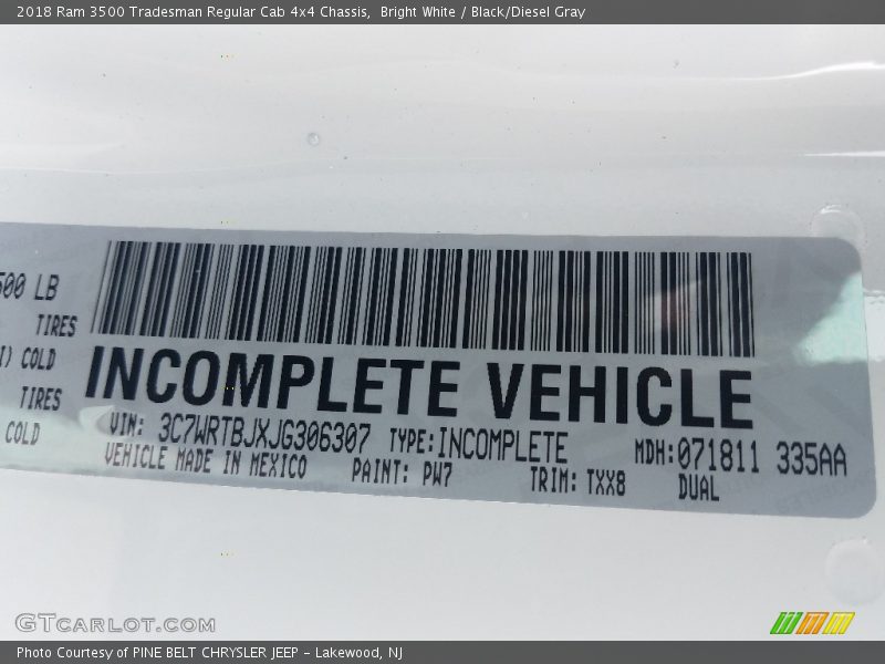 Bright White / Black/Diesel Gray 2018 Ram 3500 Tradesman Regular Cab 4x4 Chassis