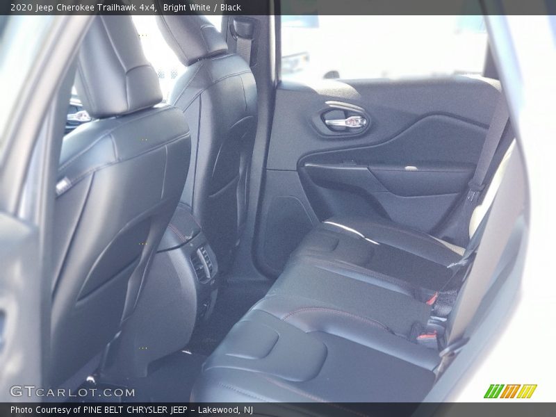 Bright White / Black 2020 Jeep Cherokee Trailhawk 4x4