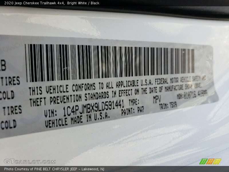Bright White / Black 2020 Jeep Cherokee Trailhawk 4x4
