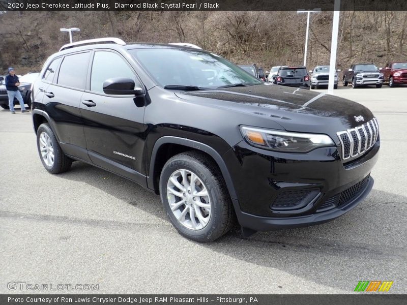 Front 3/4 View of 2020 Cherokee Latitude Plus