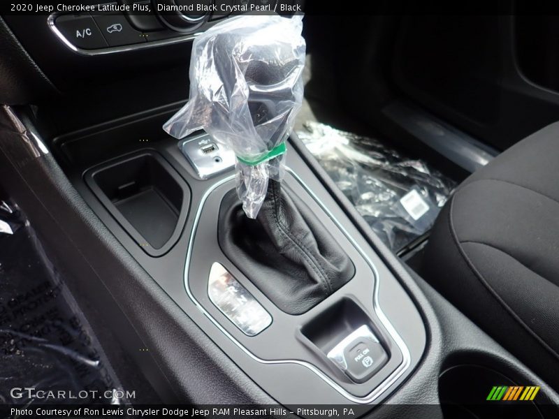 Diamond Black Crystal Pearl / Black 2020 Jeep Cherokee Latitude Plus
