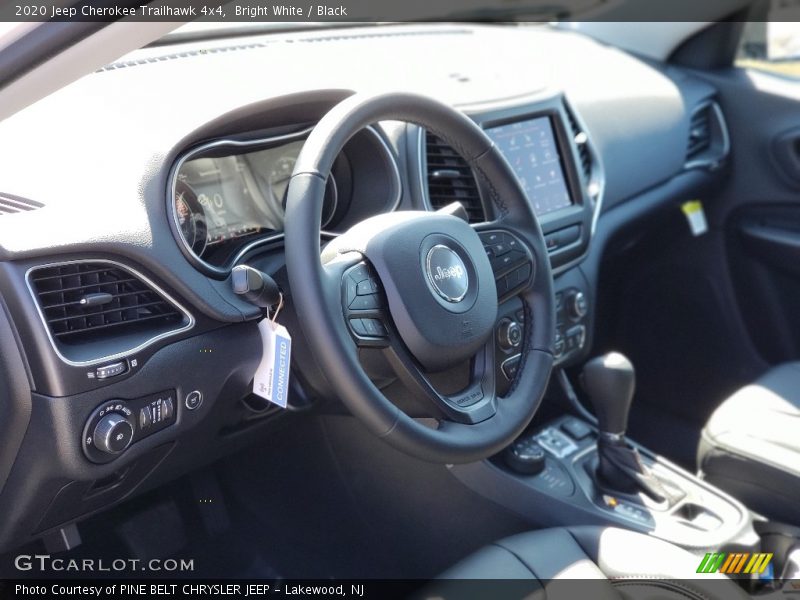 Bright White / Black 2020 Jeep Cherokee Trailhawk 4x4