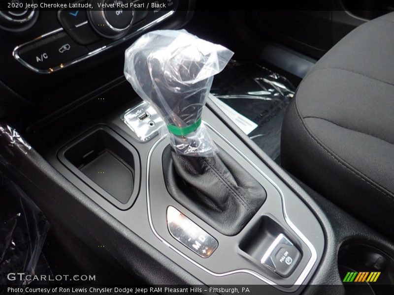  2020 Cherokee Latitude 9 Speed Automatic Shifter