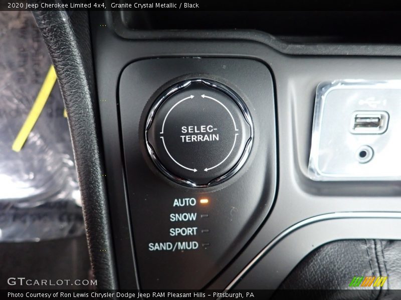 Granite Crystal Metallic / Black 2020 Jeep Cherokee Limited 4x4