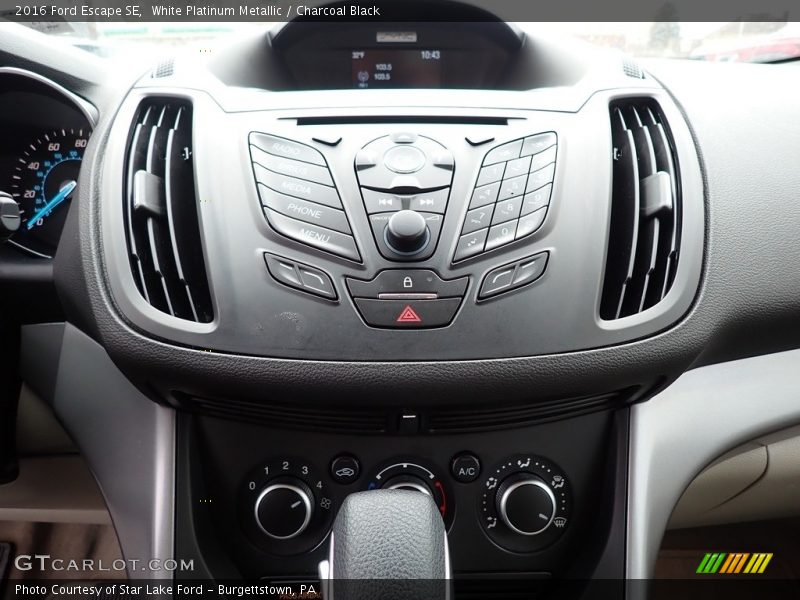 White Platinum Metallic / Charcoal Black 2016 Ford Escape SE