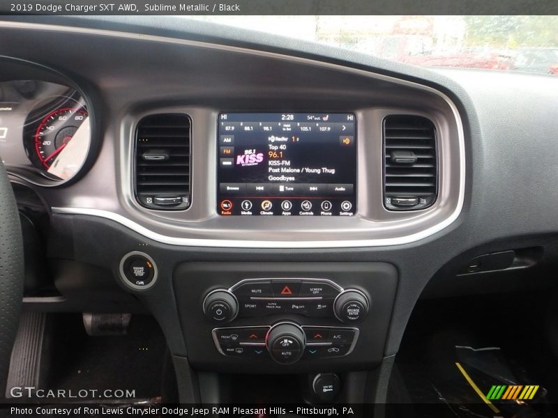 Sublime Metallic / Black 2019 Dodge Charger SXT AWD