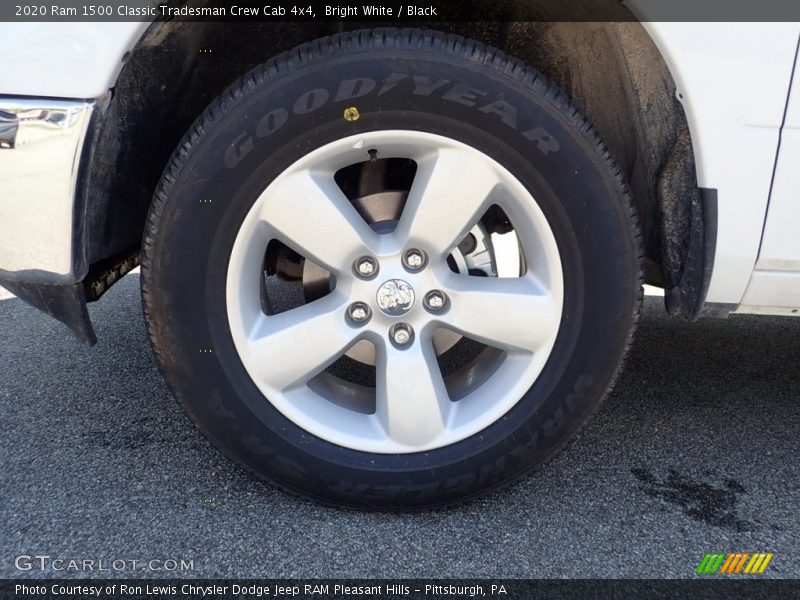 Bright White / Black 2020 Ram 1500 Classic Tradesman Crew Cab 4x4
