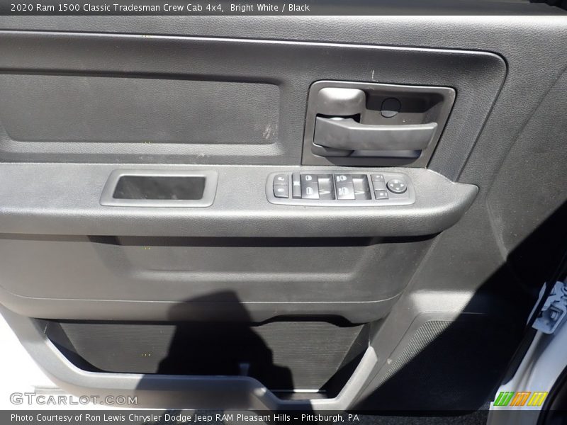 Bright White / Black 2020 Ram 1500 Classic Tradesman Crew Cab 4x4