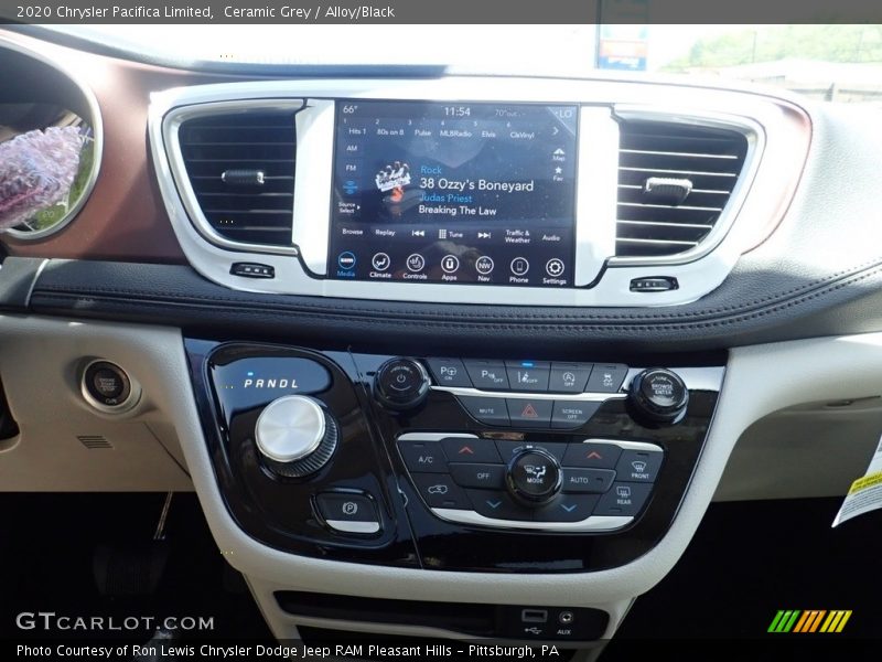 Ceramic Grey / Alloy/Black 2020 Chrysler Pacifica Limited