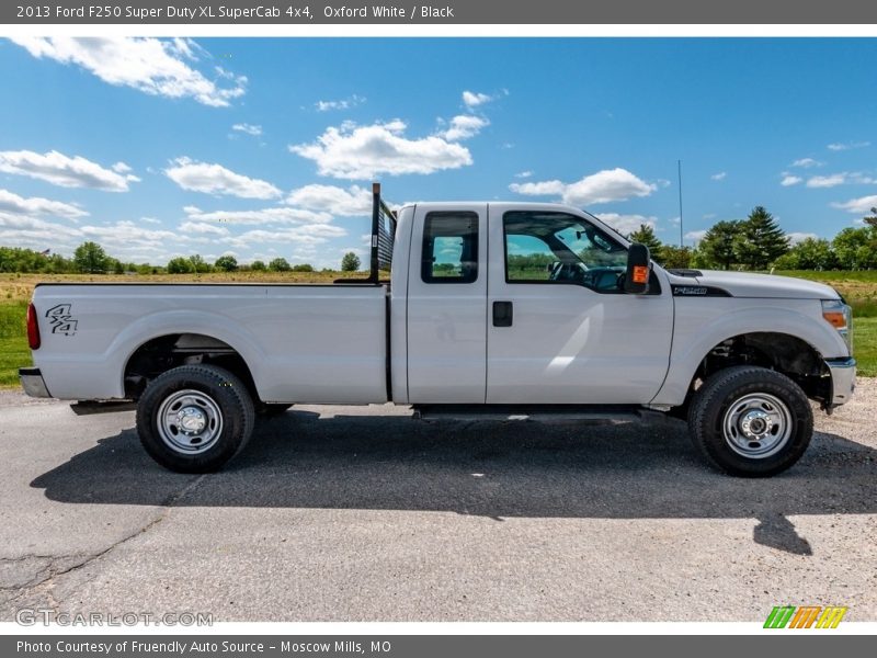 Oxford White / Black 2013 Ford F250 Super Duty XL SuperCab 4x4