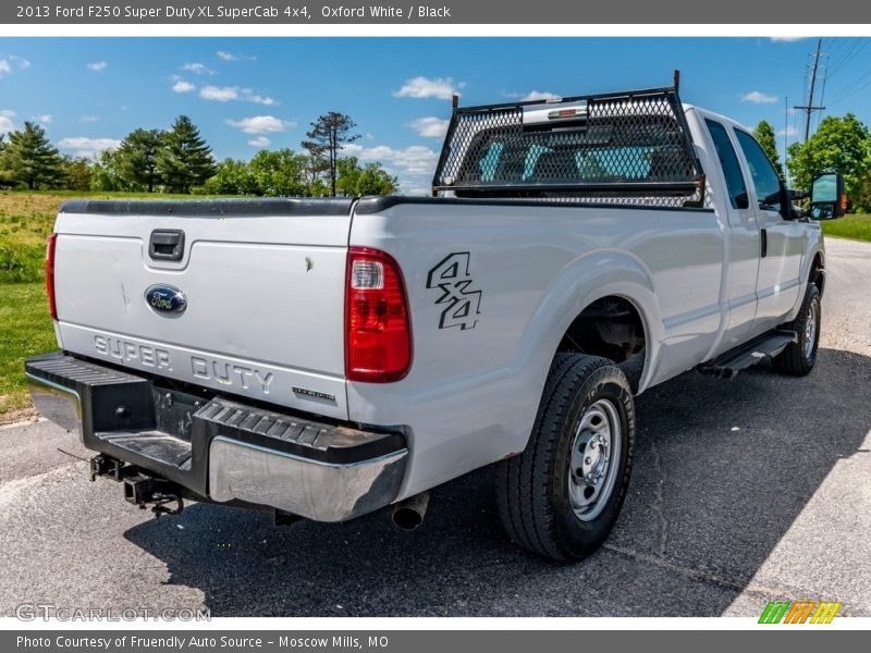 Oxford White / Black 2013 Ford F250 Super Duty XL SuperCab 4x4