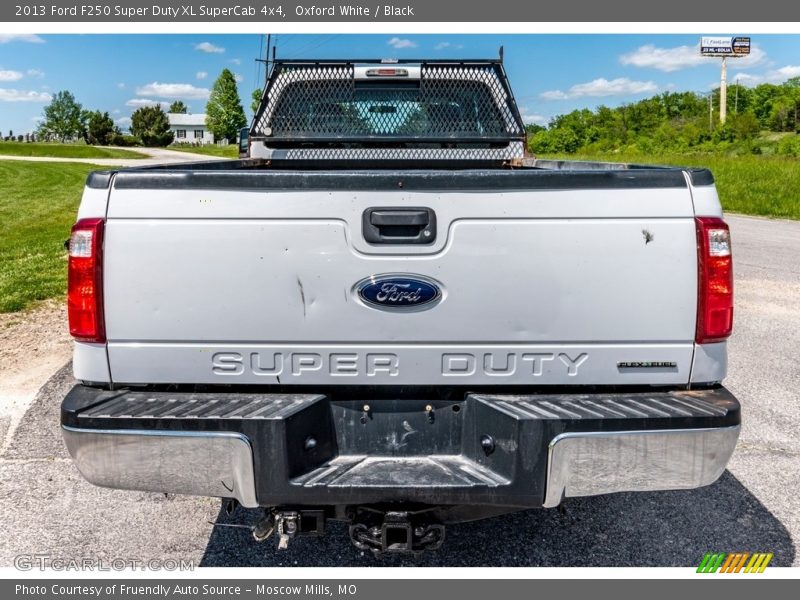 Oxford White / Black 2013 Ford F250 Super Duty XL SuperCab 4x4