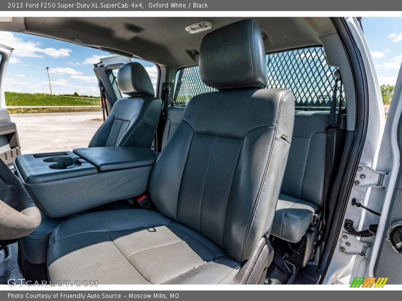 Oxford White / Black 2013 Ford F250 Super Duty XL SuperCab 4x4