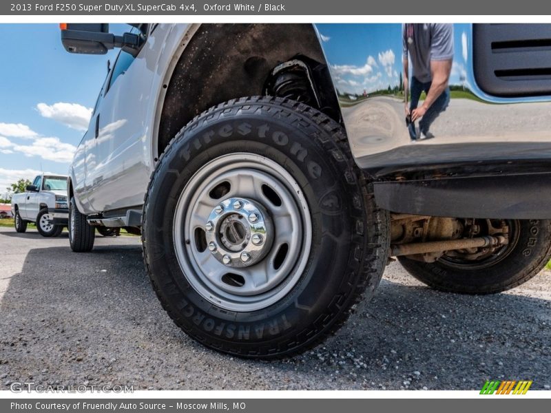 Oxford White / Black 2013 Ford F250 Super Duty XL SuperCab 4x4