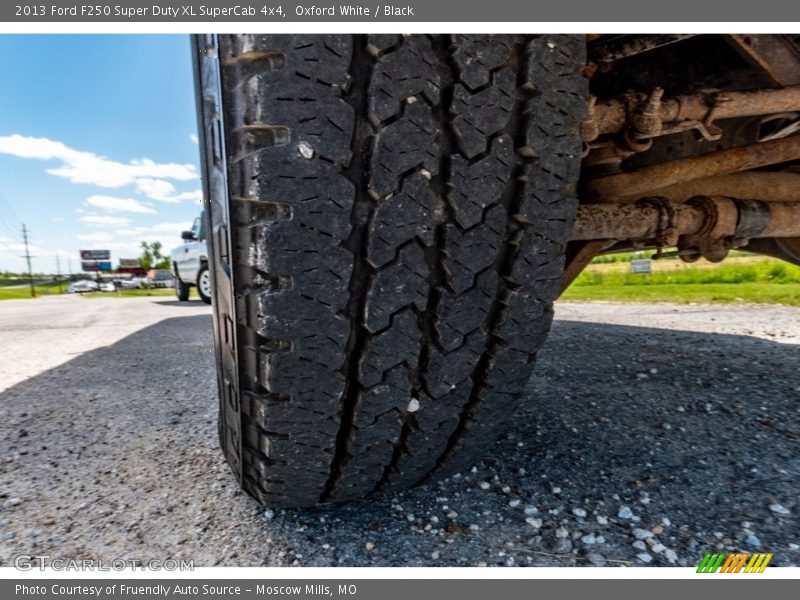 Oxford White / Black 2013 Ford F250 Super Duty XL SuperCab 4x4