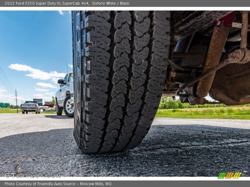 Oxford White / Black 2013 Ford F250 Super Duty XL SuperCab 4x4