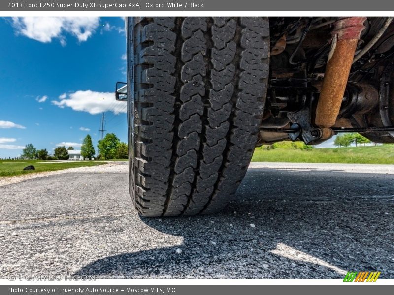Oxford White / Black 2013 Ford F250 Super Duty XL SuperCab 4x4