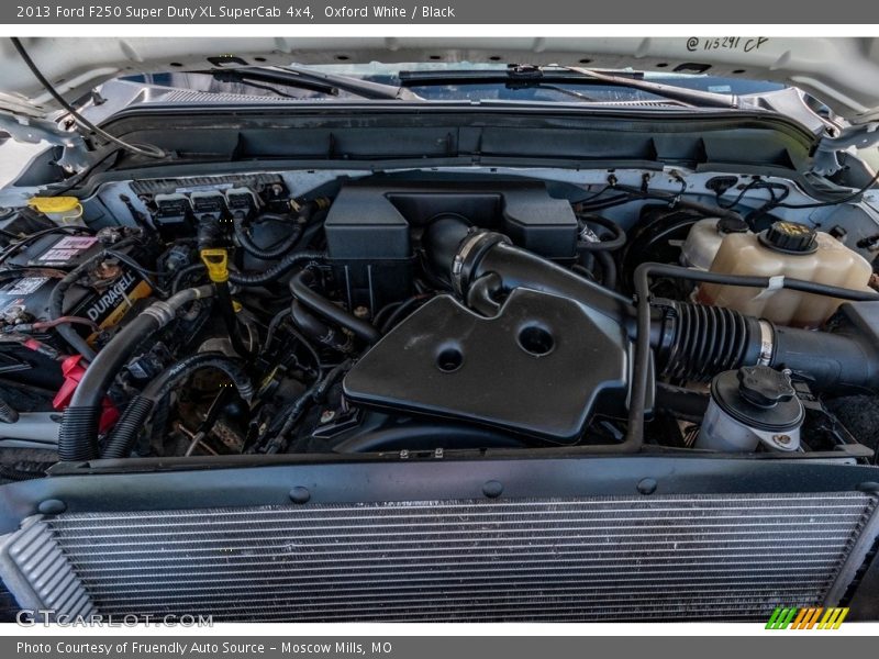 Oxford White / Black 2013 Ford F250 Super Duty XL SuperCab 4x4