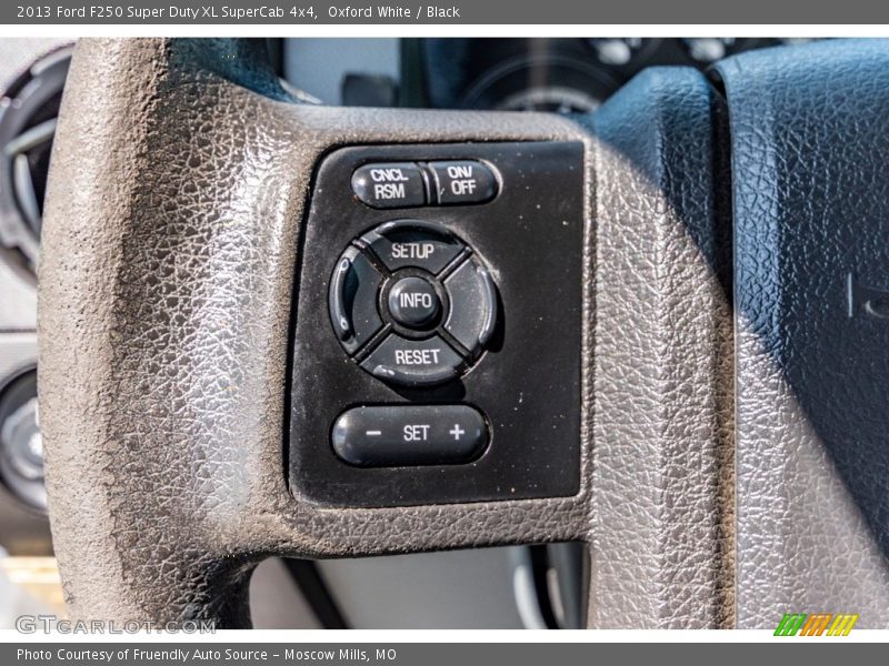 Oxford White / Black 2013 Ford F250 Super Duty XL SuperCab 4x4