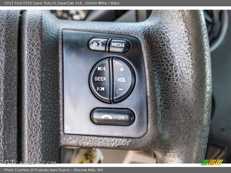 Oxford White / Black 2013 Ford F250 Super Duty XL SuperCab 4x4