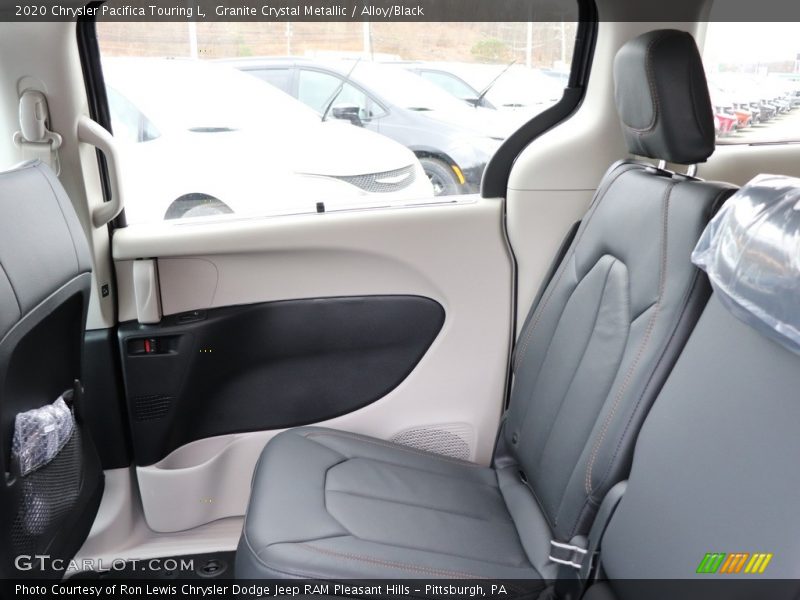 Granite Crystal Metallic / Alloy/Black 2020 Chrysler Pacifica Touring L