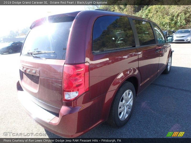 Octane Red Pearl / Black/Light Graystone 2019 Dodge Grand Caravan SE