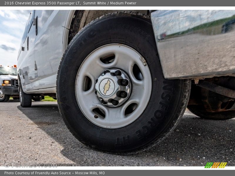 Summit White / Medium Pewter 2016 Chevrolet Express 3500 Passenger LT