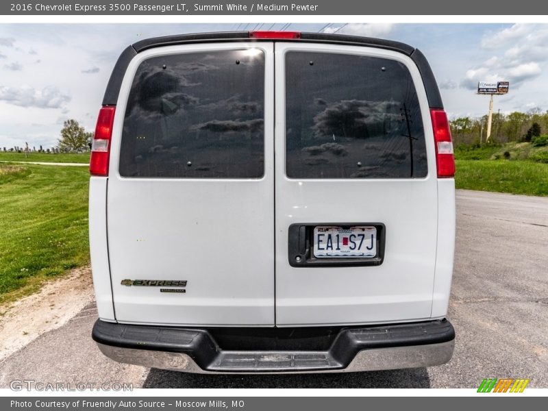 Summit White / Medium Pewter 2016 Chevrolet Express 3500 Passenger LT