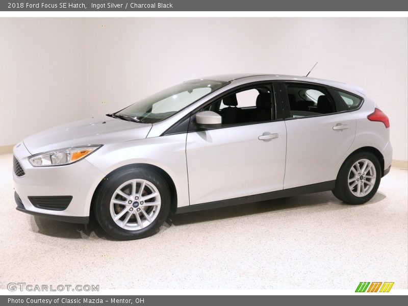 Ingot Silver / Charcoal Black 2018 Ford Focus SE Hatch